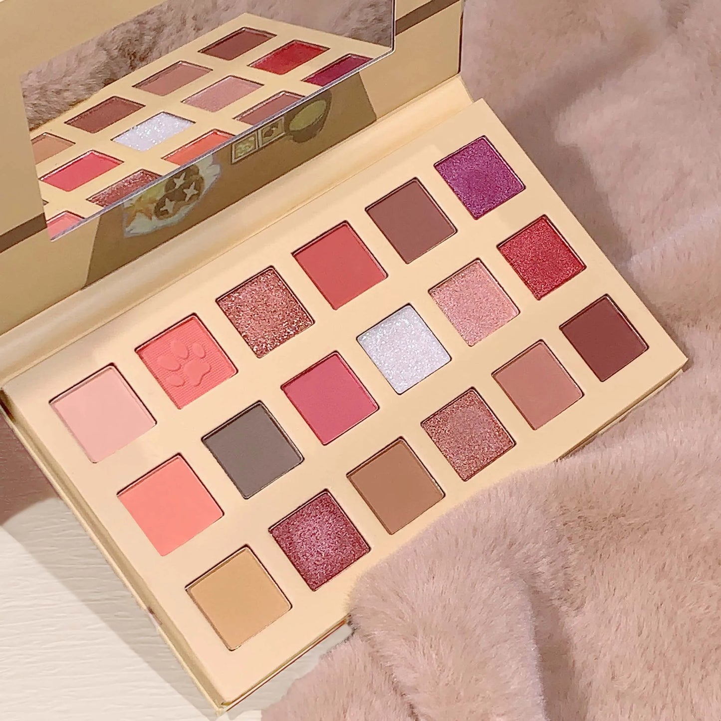 Affordable 18-Color Cat Eye Shadow Palette