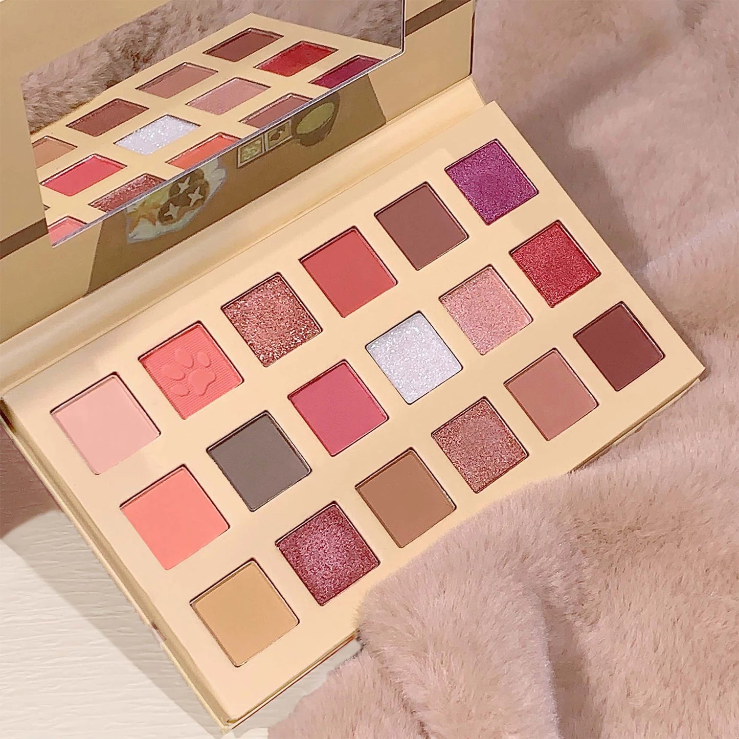 Affordable 18-Color Cat Eye Shadow Palette